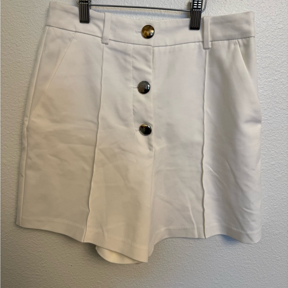 Zara High Wasited button up dressy shorts size medium.